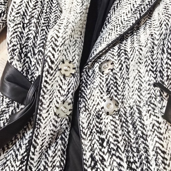 bebe B&W Herringbone Wrap Coat | Size Small |faux Leather Trim Belted Coat | NWT - Picture 9 of 13